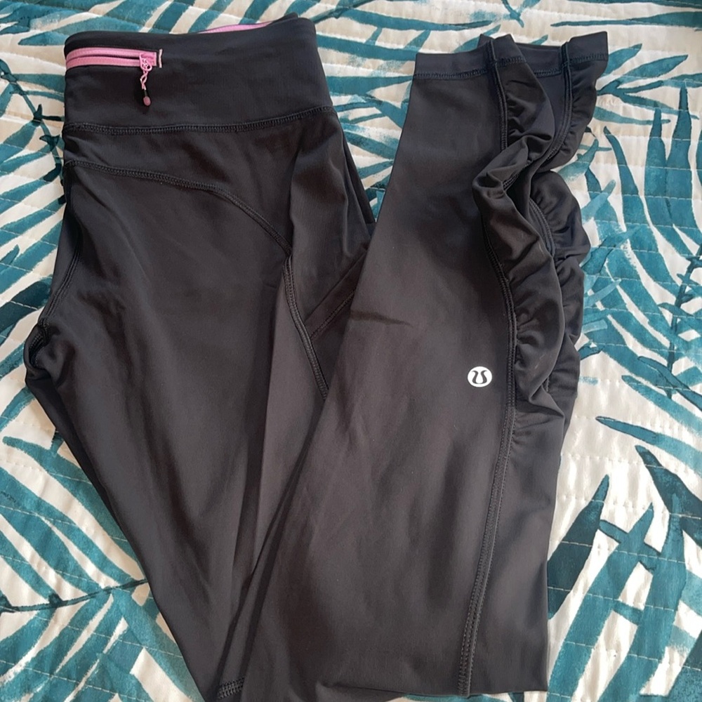 Lululemon leggings size 6